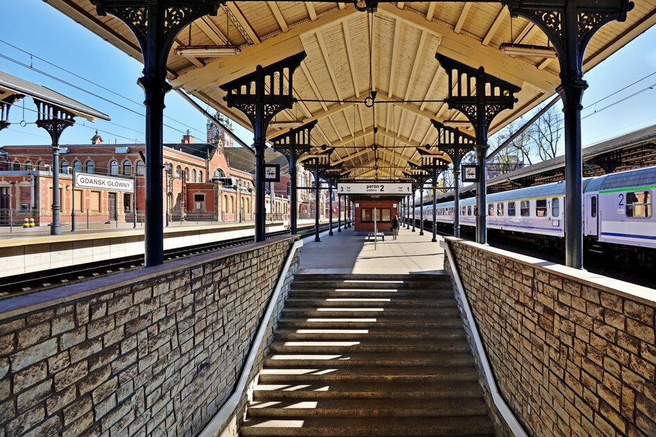 Usłyszysz je w metrze w Delhi i na gdańskim dworcu. Zrozumiałe komunikaty głosowe dzięki naukowcom z PG