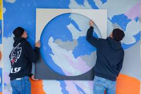 „Korytarz Sztuki” – inspirowana modernizmem instalacja artystyczna-min.jpg