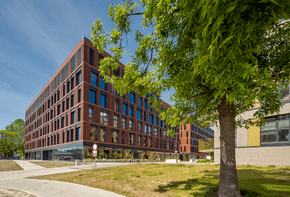 Fuzja_biurowce_maciej_lulko 1.png