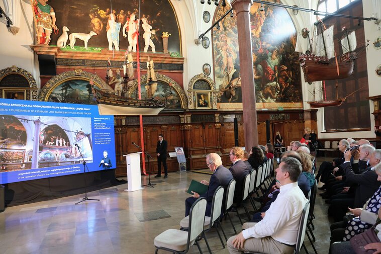 Uroczystość odsłonięcia rekonstrukcji Kąpieli Diany, fot  D  Paszliński, mat  gdansk pl (2)