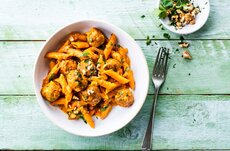 makaron-z-kuleczkami-warzywnymi-jpg