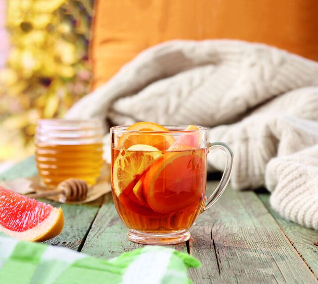 Jesienna herbata z miodem i owocami.jpg