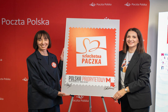 Od lewej: Magdalena Gronert ze Stowarzyszenia WIOSNA i Marta Schmude z Fundacji Grupy Poczta Polska  