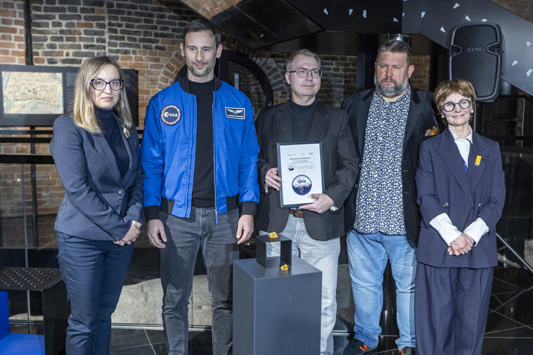 Bursztyn wrócil z kosmosu, fot  Piotr Wittman, mat  gdansk pl (4)