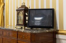 fragment-wystawy_lukasz-stoklosa_lsnienie_zamek-krolewski-w-warszawie_fot_11-jpg