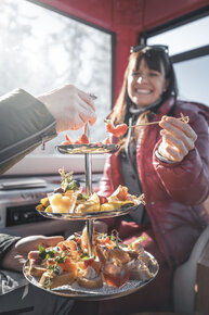 Meran2000_Winter_VIP-Gondel_lowres_©Manuel Kottersteger (12).jpg