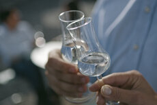 grappa-tasting-c-idm-sudtirol-frieder-blickle-jpg