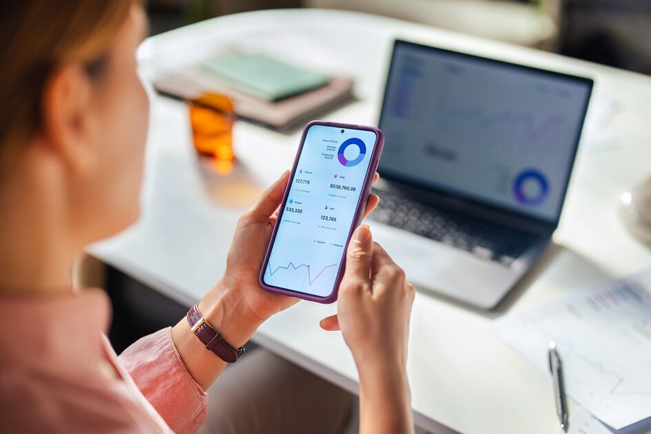 Polska gospodarka rozpędza się przy braku presji inflacyjnej. Styczniowy komentarz głównego ekonomisty PZU