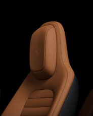 ferrari-luce_seat_hero_srgb_6k_72dpi_4x5_1024x768-jpg