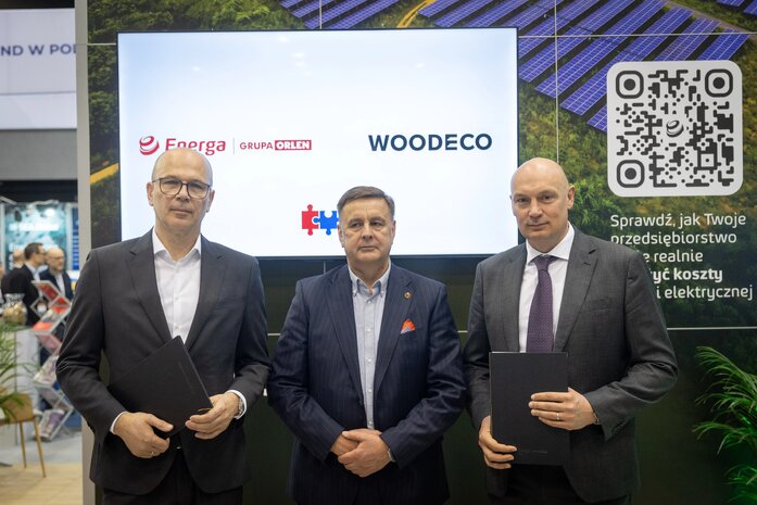 Energa Obrót dostarczy 634 GWh energii dla Woodeco i Grupy COM40_ podpisanie na PowerConnect