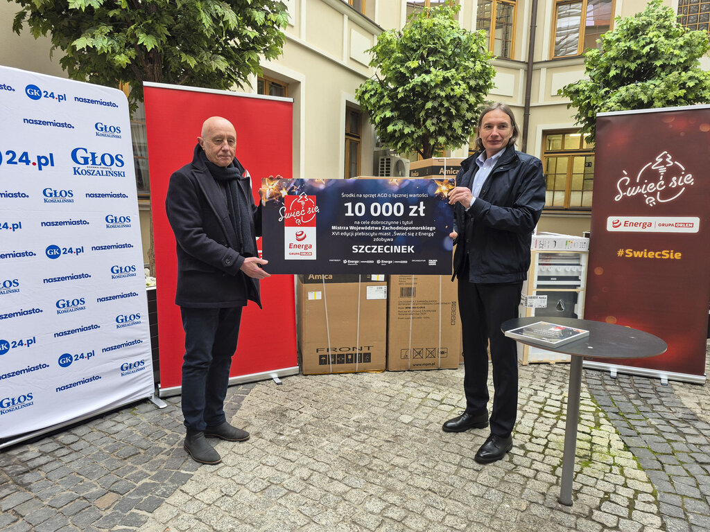 Symboliczne przekazanie 10 000 zł dla potrzebujących