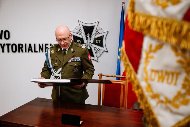 Uroczyste otwarcie sali tradycji Dowództwa Wojsk Obrony Terytorialnej