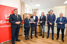 wreczenie_nagrody_swiec_sie_z_energa_staer_pole-jpg