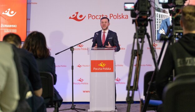 Konferencja - p.o. Prezesa Zarządu Poczty Polskiej Sławomir Żurawski prezentuje wyniki Spółki 