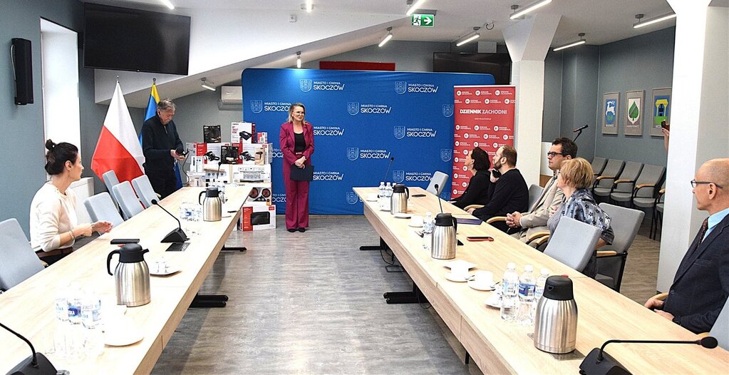 Liderzy wydarzenia podczas uroczystości wręczenia nagrody dla Skoczowa