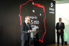 grzegorz-bledowski-prezes-ccgt-gdansk-odczytuje-akt-erekcyjny-jpg
