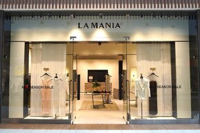 Salon La Mania w Centrum Riviera.jpg