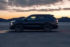 mitsubishi_2025_outlander_black_-_product10_tarmac_proxy_mitsubishi-jpeg