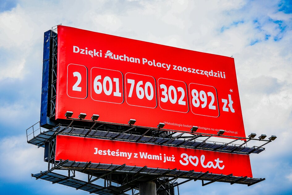 Przez 30 lat Polacy zaoszczędzili z Auchan 2,6 biliona. Licznik wciąż rośnie