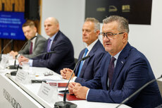 7_mou_pesa_hitachi_marcin_oliva_soto-jpg