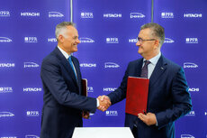 3_mou_pesa_hitachi_marcin_oliva_soto-jpg