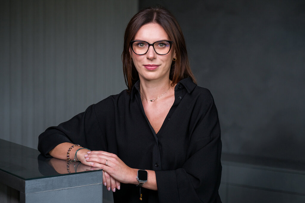 M  Arasimowicz Attis Broker
