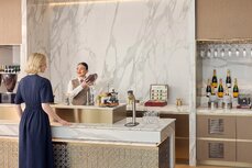 tobymitchell2026_emirates_munichlounge_barista-and-bar-drinks-horizontal_0533-w2_cropped-copy-jpg