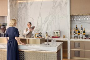 tobymitchell2026_emirates_munichlounge_barista-and-bar-drinks-horizontal_0533-w2_cropped-copy.jpg