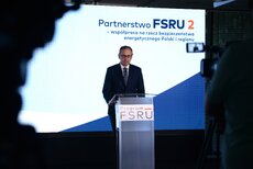 przyszli-uzytkownicy-fsru-2-podpisali-porozumienie-2-jpg