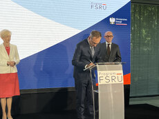 przyszli-uzytkownicy-fsru-2-podpisali-porozumienie-3-jpg