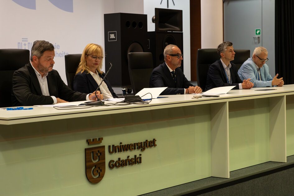 Pomorska Deklaracja Kwantowa podpisana na Uniwersytecie Gdańskim. Pomorze stawia na technologie przyszłości