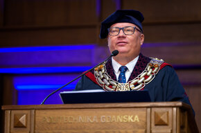 Rektor prof. Krzysztof Wilde podczas inauguracji roku akademickiego 2026/27 na Politechnice Gdańskiej