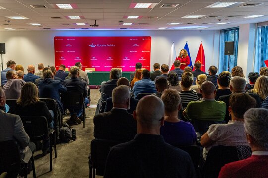 Zarząd Poczty Polskiej i organizacje związkowe podpisały nowy Zakładowy Układ Zbiorowy Pracy 