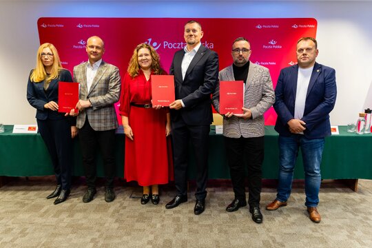 Zarząd Poczty Polskiej i organizacje związkowe podpisały nowy Zakładowy Układ Zbiorowy Pracy 