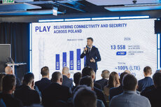 michal-ziolkowski-play-jpg