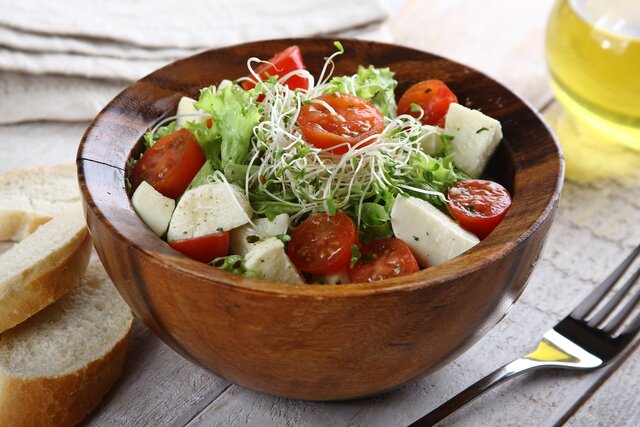 Salatka wloska z mozzarella.JPG