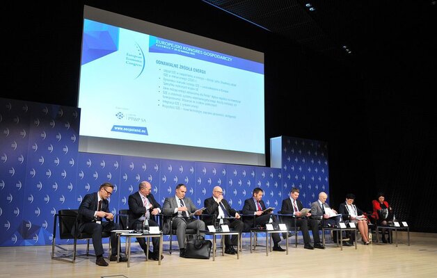Panel Odnawialne źródła energetyki fot. PTWP