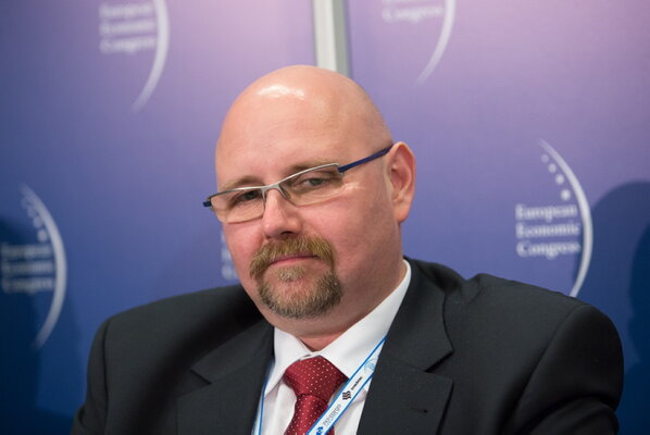 vice-president for commercial affairs, Grzegorz Kinelski