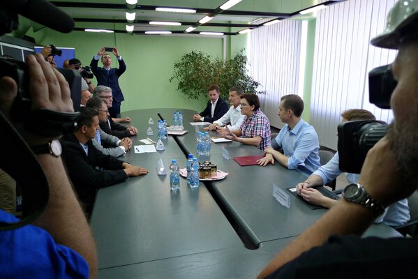 Prime Minister, Ewa Kopacz and Minister Andrzej Czerwiński with representatives of Enea's and Enea W