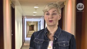 infoWire.pl udostępnia bezpłatnie materiały dla mediów w jakości TV. Zmontowane nagranie oraz pełna wypowiedź ekspertki w formie setki do pobrania tutaj: http://infowire.pl/generic/release/299814/rozmawiaj-przez-wi-fi-za-granica/

Aż 88% podróżujących nie chce korzystać z roamingu, a 23% wyłącza telefon za granicą, żeby uniknąć wysokich kosztów połączeń. Na popularności będzie zyskiwała usługa Wi-Fi calling, która umożliwia dzwonienie z hotspotów.

Pełna wypowiedź ekspertki: http://infowire.pl/attachment/299814/733076/katarzyna_pak_wi_fi_calling/ – Katarzyna Pąk, dyrektor ds. marketingu i komunikacji z Ericssona, o usłudze Wi-Fi calling.

Chcesz więcej materiałów? Zarejestruj się: http://infowire.pl/s2/registrationForm.html