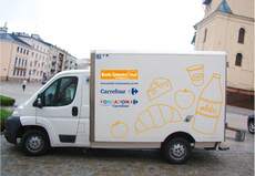 Samochod _Kielce_Carrefour_Banki_Zywnosci.jpg