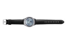 PHOTO-Samsung-Gear-S2-Classic-Platinum-Spread.jpg