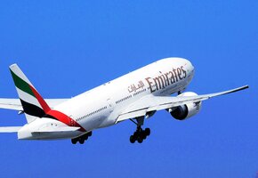 2-Emirates-777-200LR-2.jpg