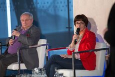 Debata_Jolanta Okuniewska i prof. Maciej Sysło.jpg