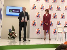 Dariusz Kaśków i Elżbieta Rafalska - Karta Dużej Rodziny (3).jpg
