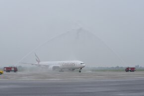 Hanoi-water-cannon-salute---Copy-_2_.jpg