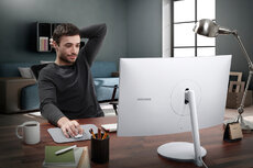 [image4] CH711_lifestyle_man's room.jpg