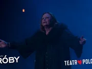 Premiera spektaklu PRÓBY Bogusława Schaeffera odbyła się 16 listopada w Teatrze Polonia. Występują: Iwona Bielska, Delfina Wilkońska, Mikołaj Grabowski, Andrzej Konopka i Michał Wanio. Reżyseruje Mikołaj Grabowski.