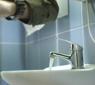 POKAŻ ŁOKIEĆ WIRUSOWI 