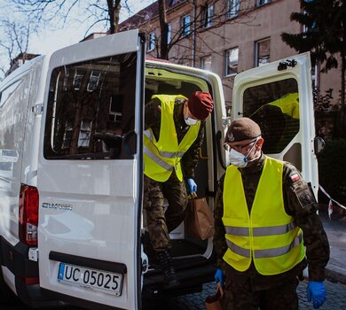 Wielkanocne wsparcie seniorów i potrzebujących #OdpornaWiosna, 16 Dolnośląska Brygada OT